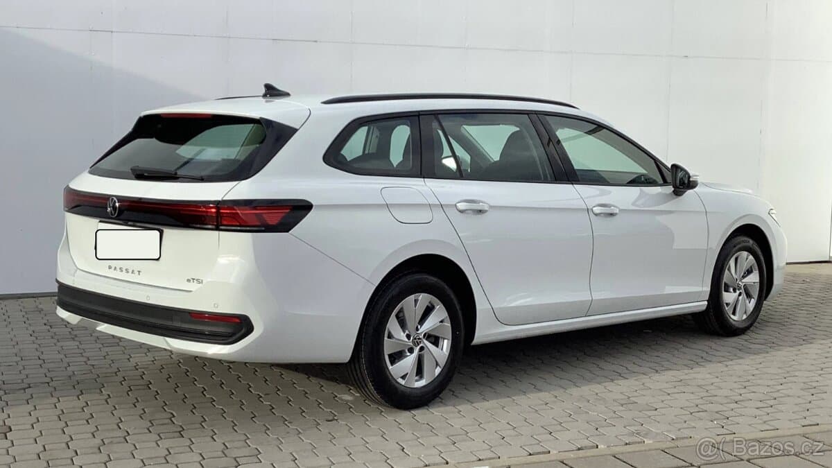 2024 Volkswagen PASSAT - 3