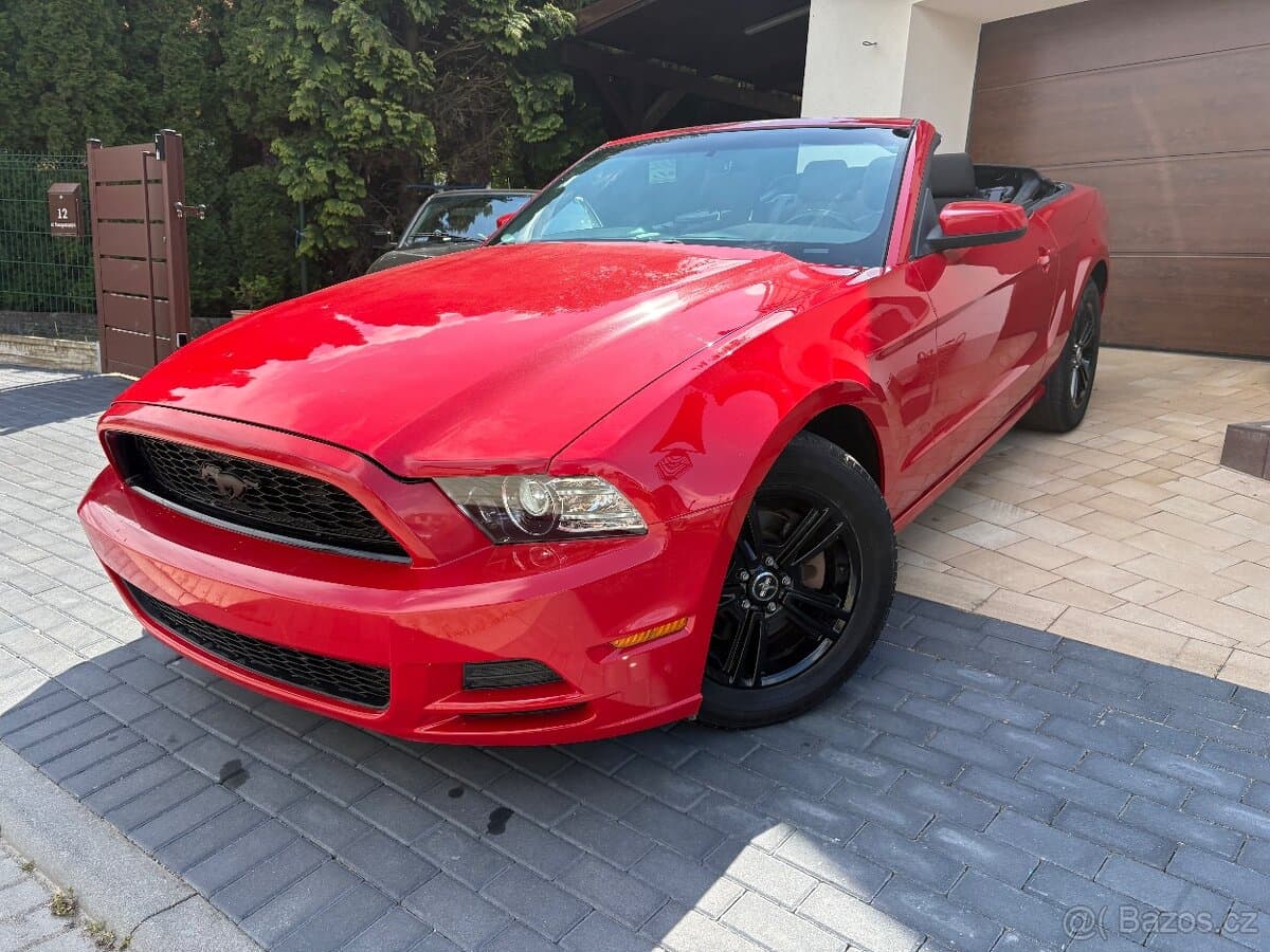 2013 Ford MUSTANG - 3