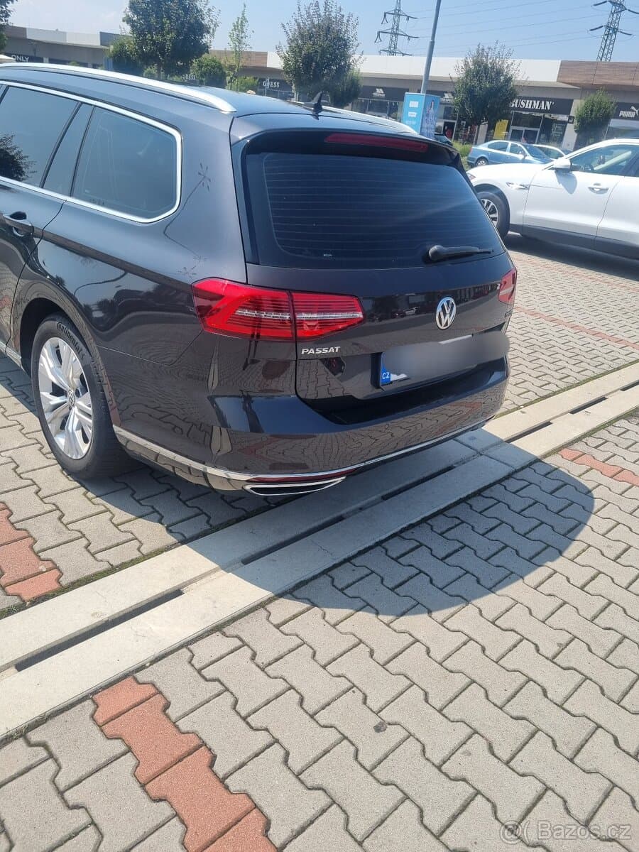 2018 Volkswagen PASSAT - 3