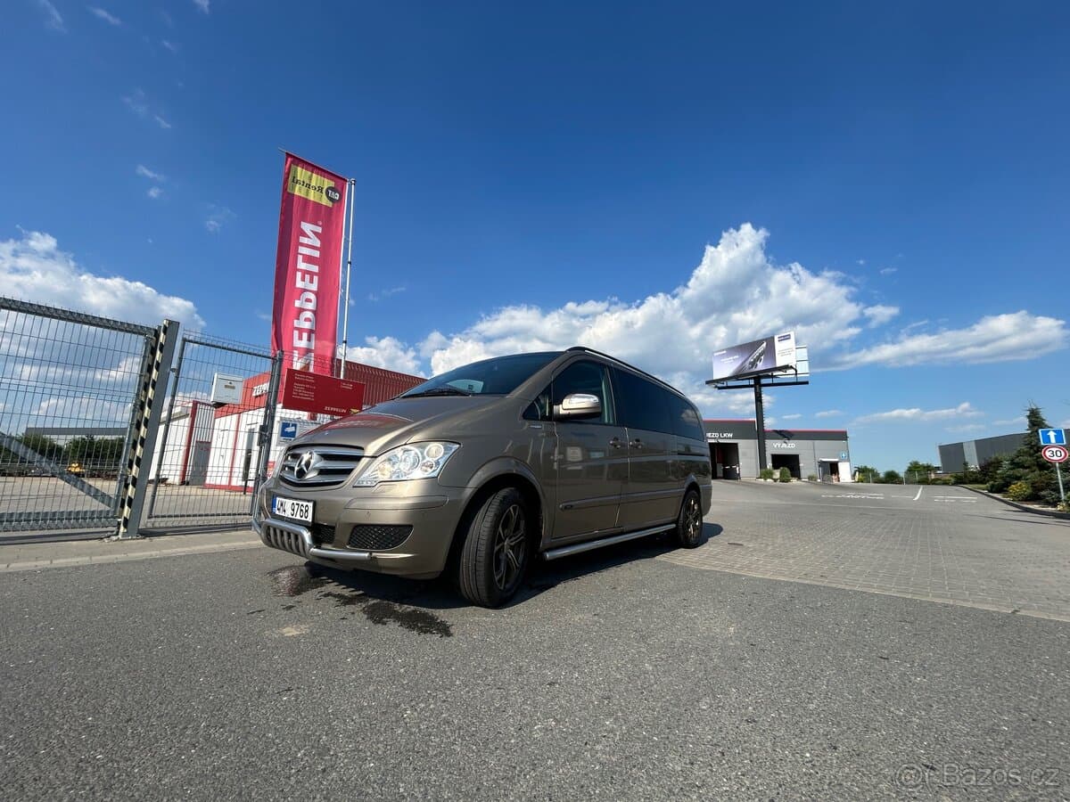 2011 Mercedes-Benz VIANO - 3