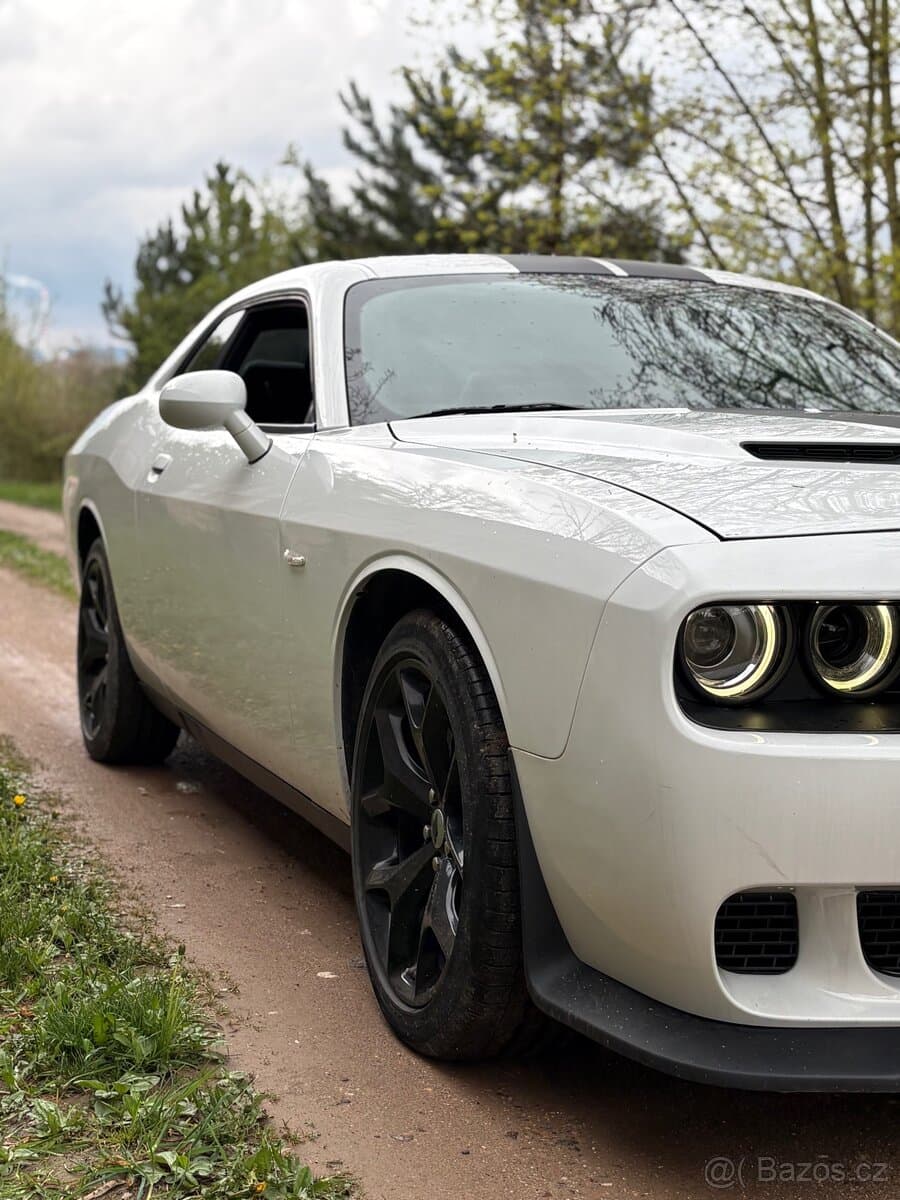 2018 Dodge CHALLENGER - 3