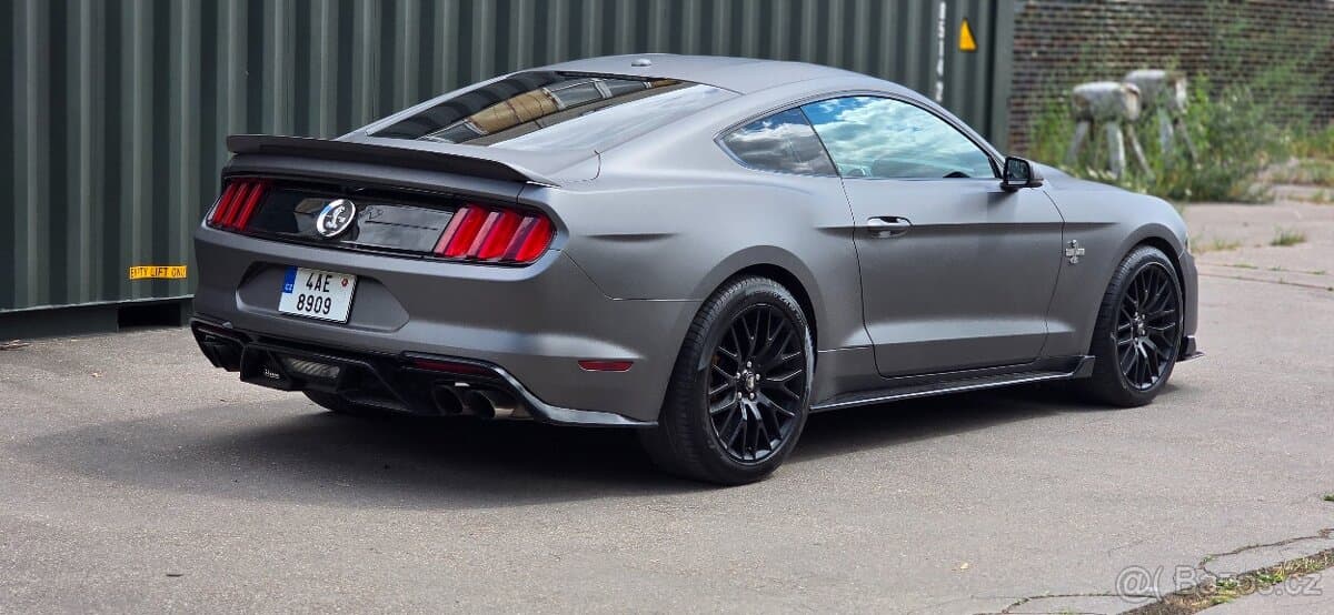 2018 Ford MUSTANG - 3