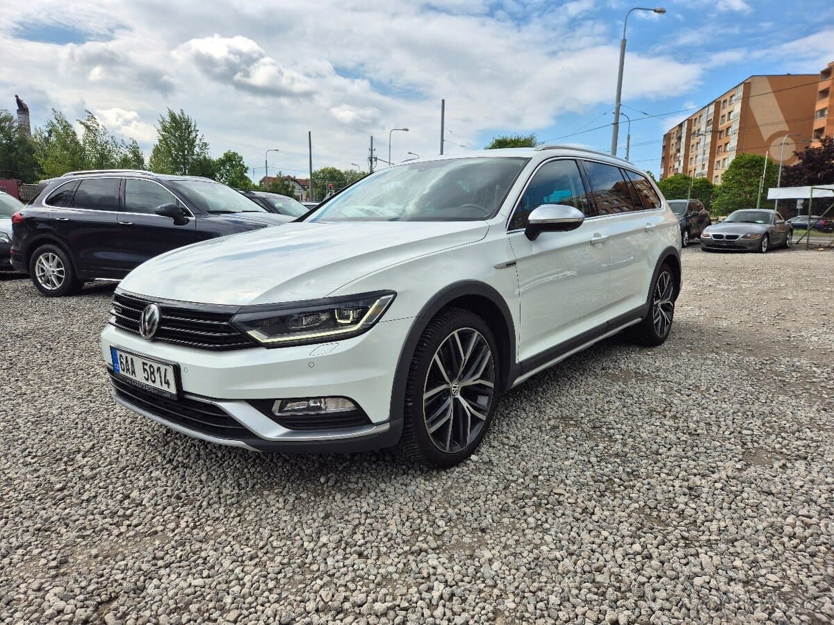 2017 Volkswagen PASSAT - 3