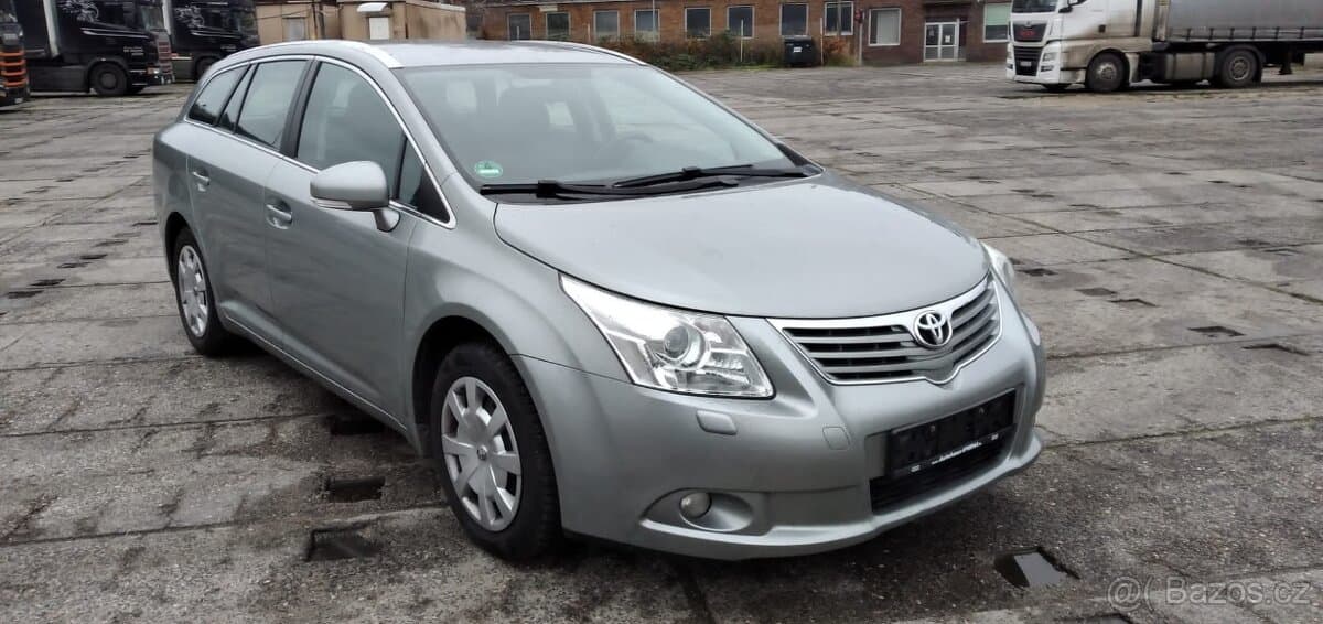 2011 Toyota AVENSIS - 3
