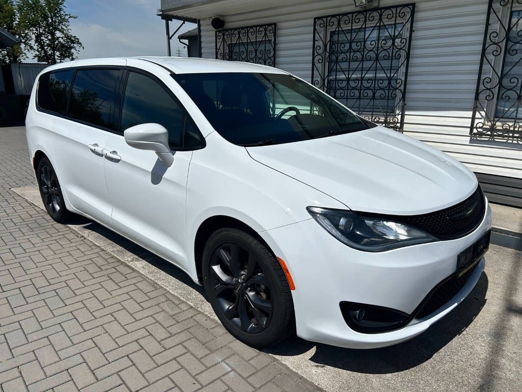 2019 Chrysler PACIFICA - 3