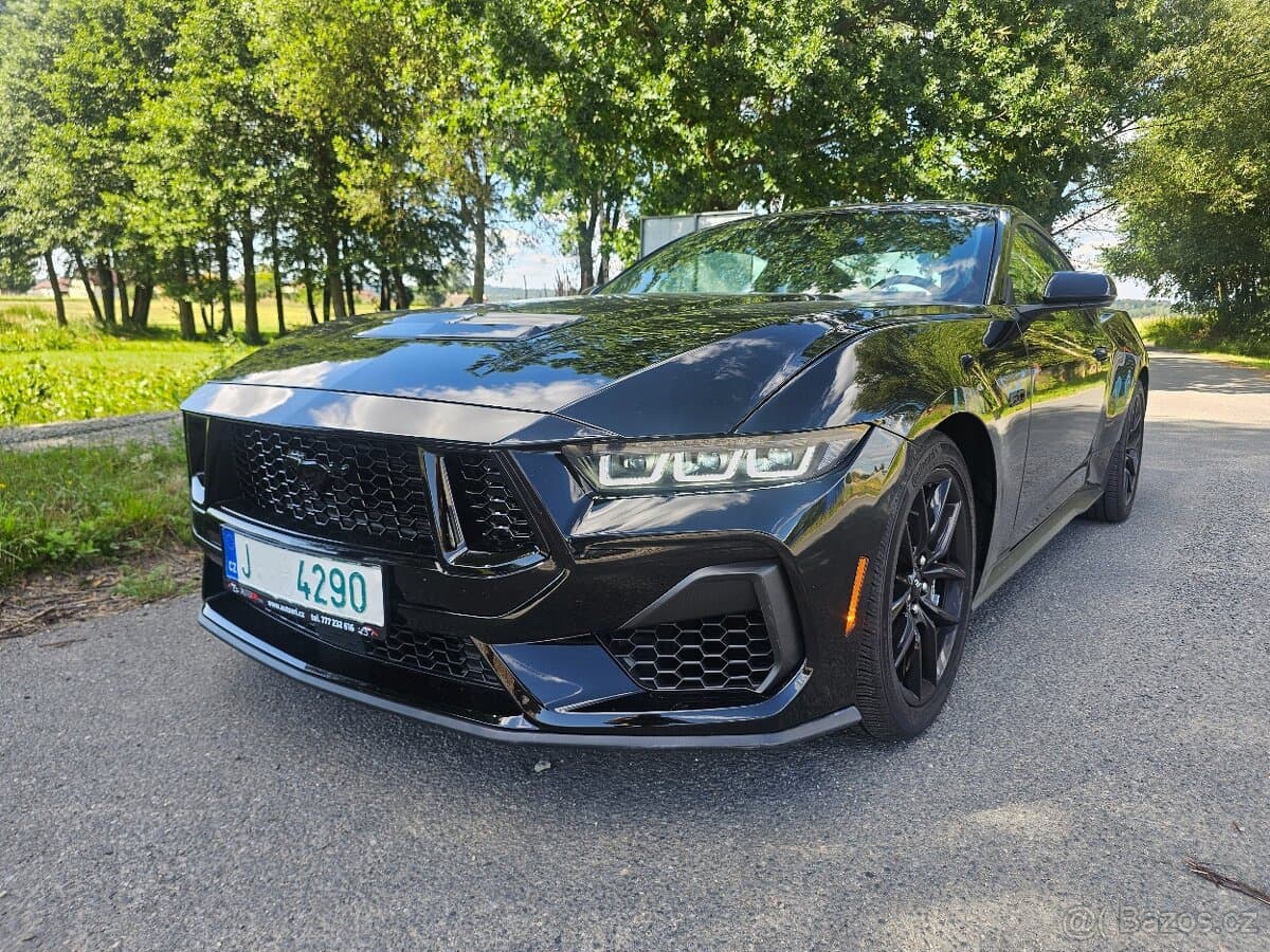 2025 Ford MUSTANG - 3