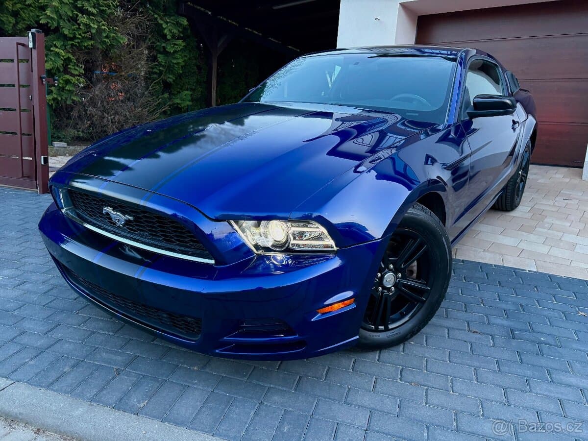 2013 Ford MUSTANG - 3
