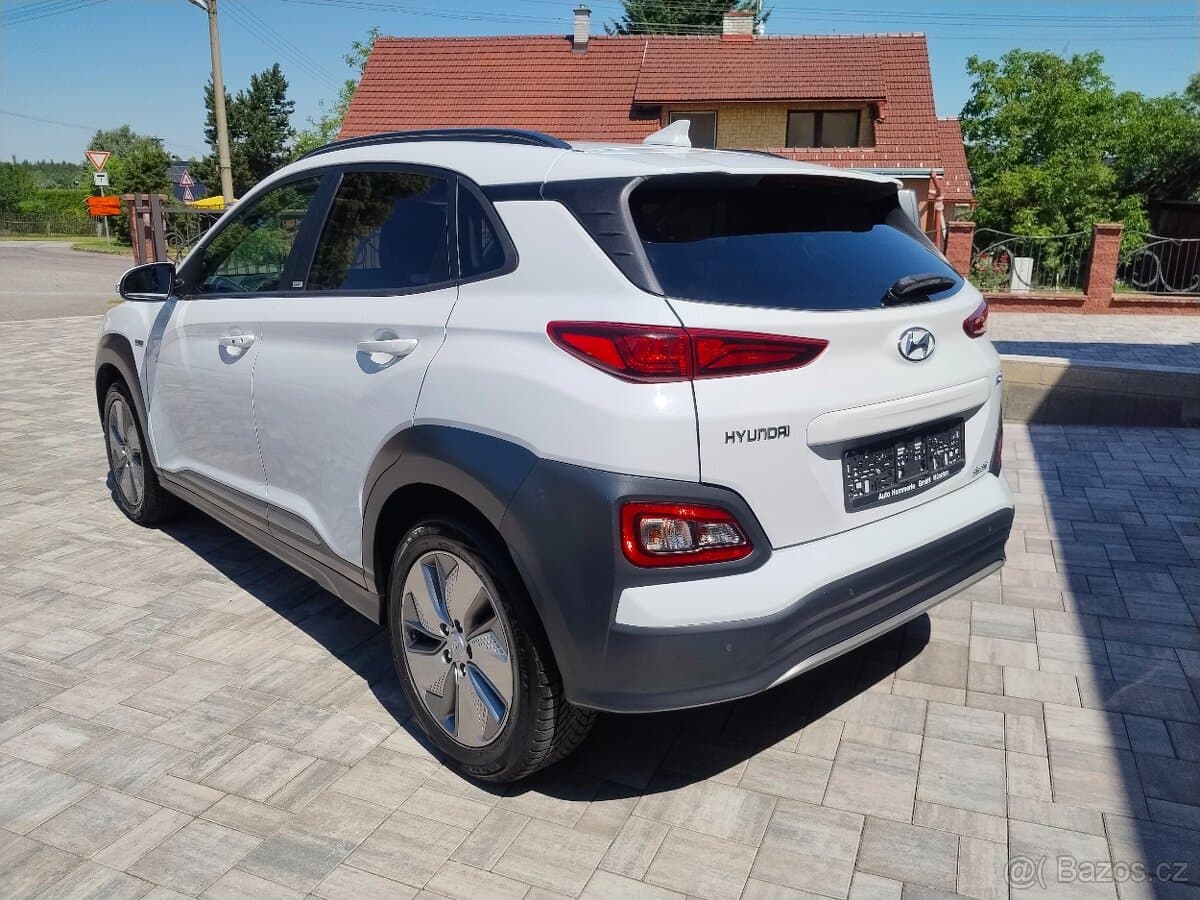 2021 Hyundai KONA - 3