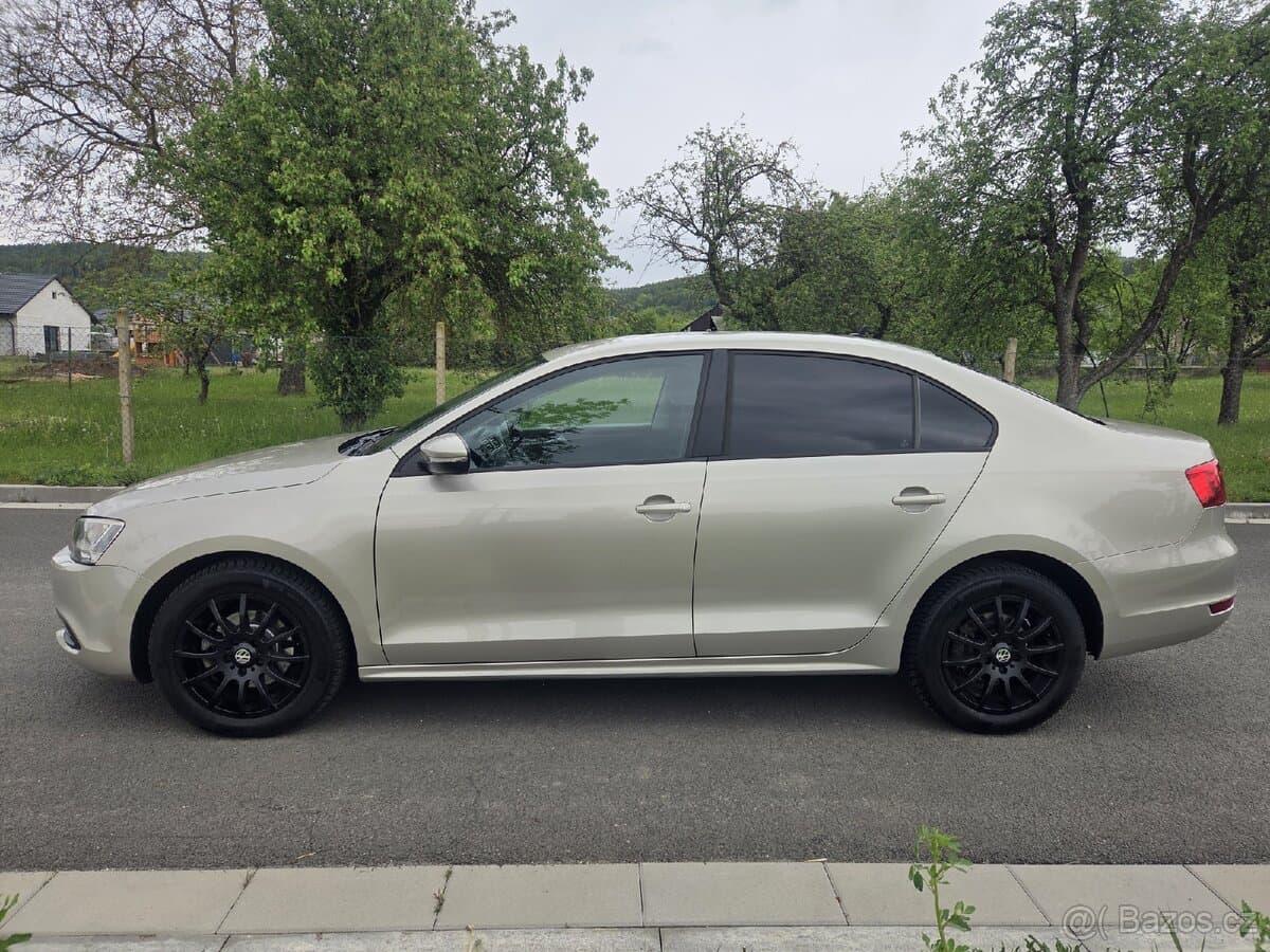 2012 Volkswagen JETTA - 3