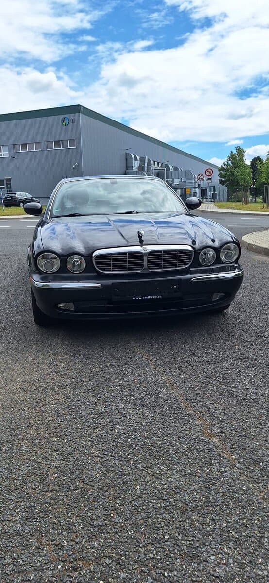 2003 Jaguar XJ - 3