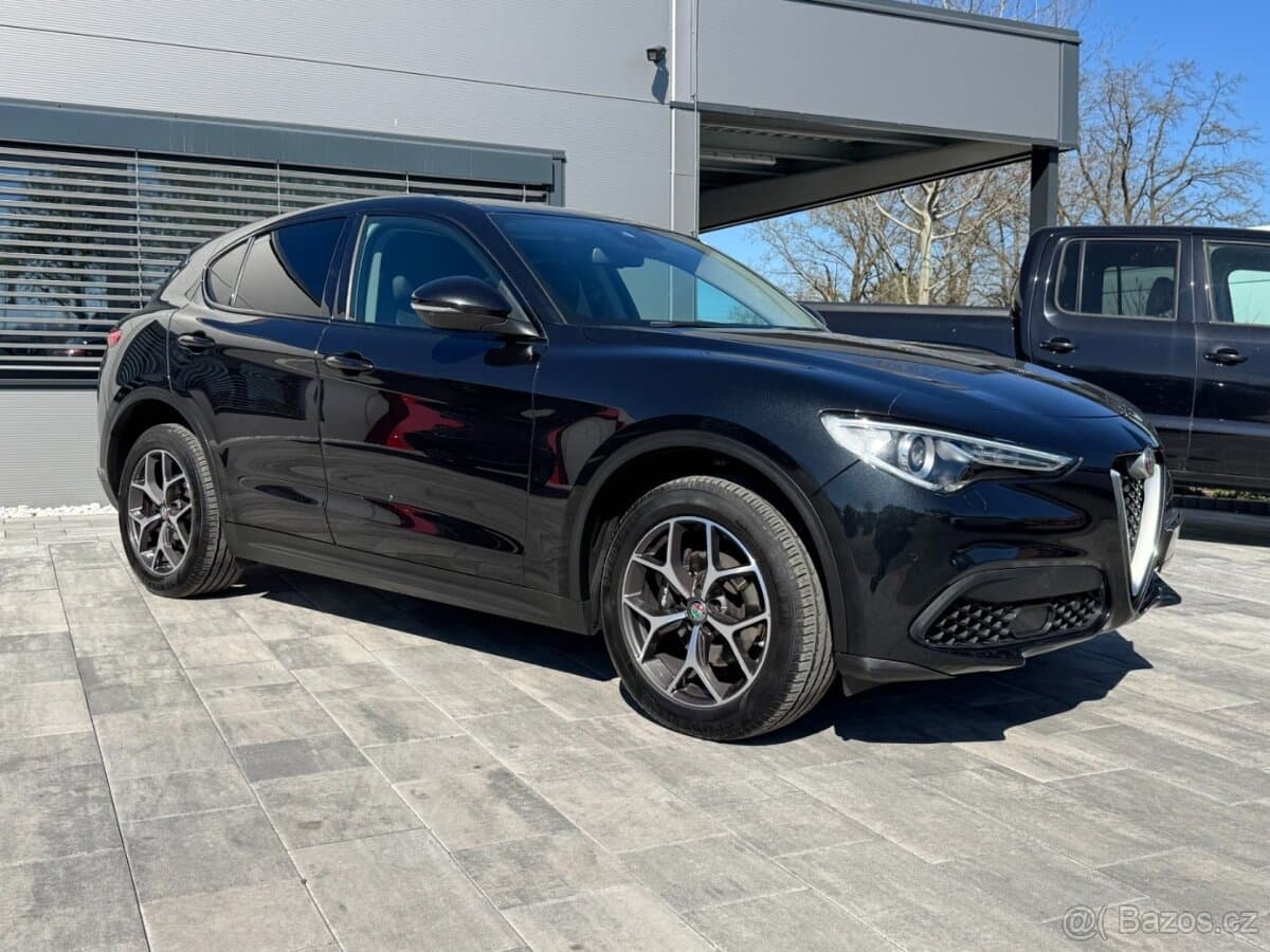 2018 Alfa Romeo STELVIO - 3