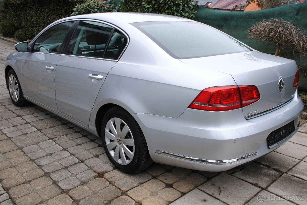 2011 Volkswagen PASSAT - 3