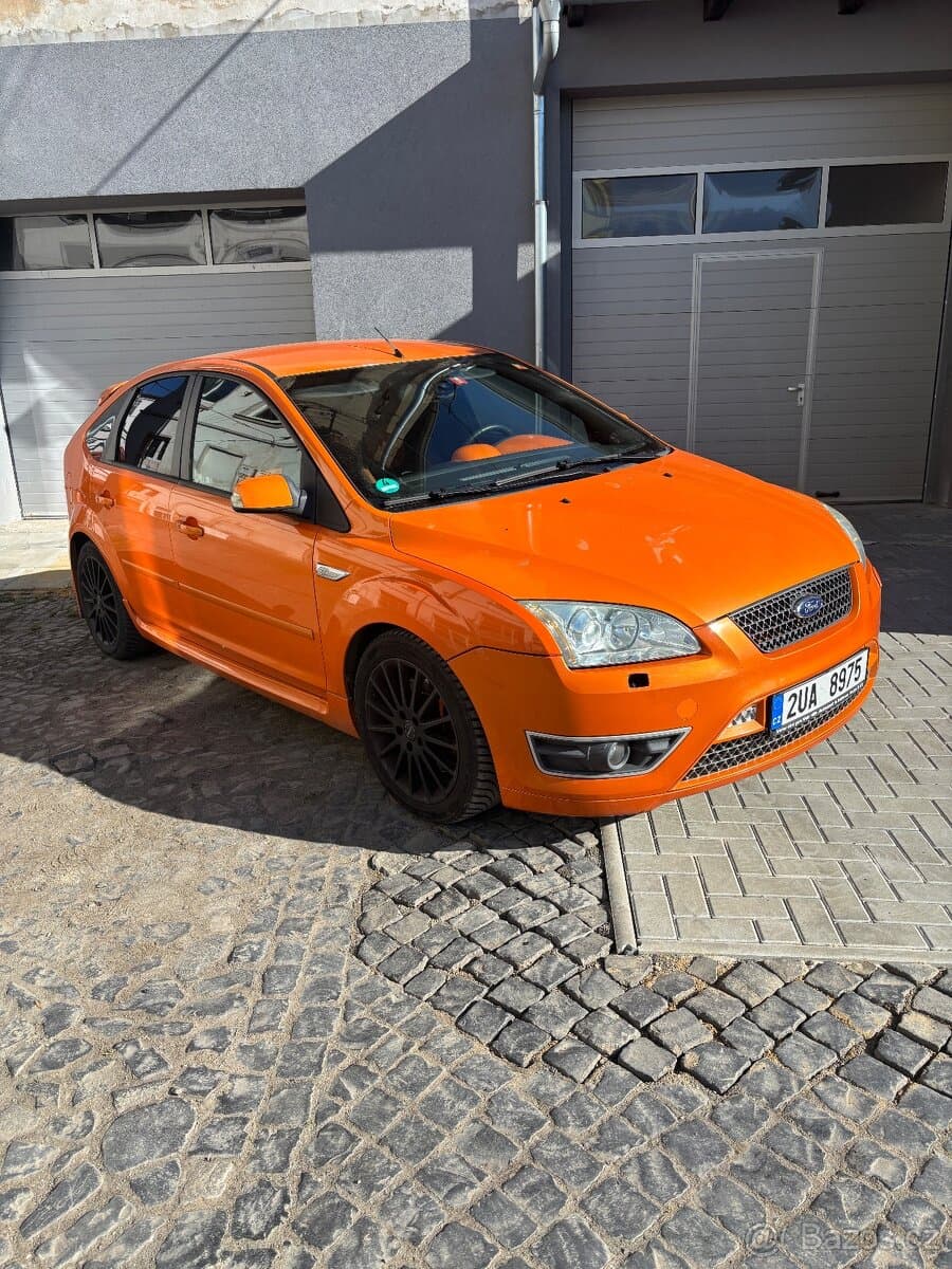 2006 Ford FOCUS - 3