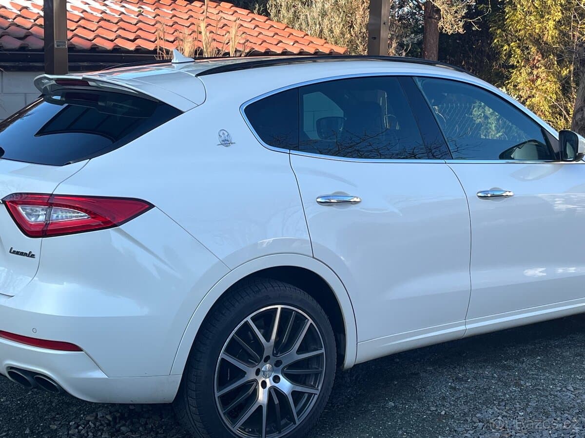2017 Maserati LEVANTE - 3