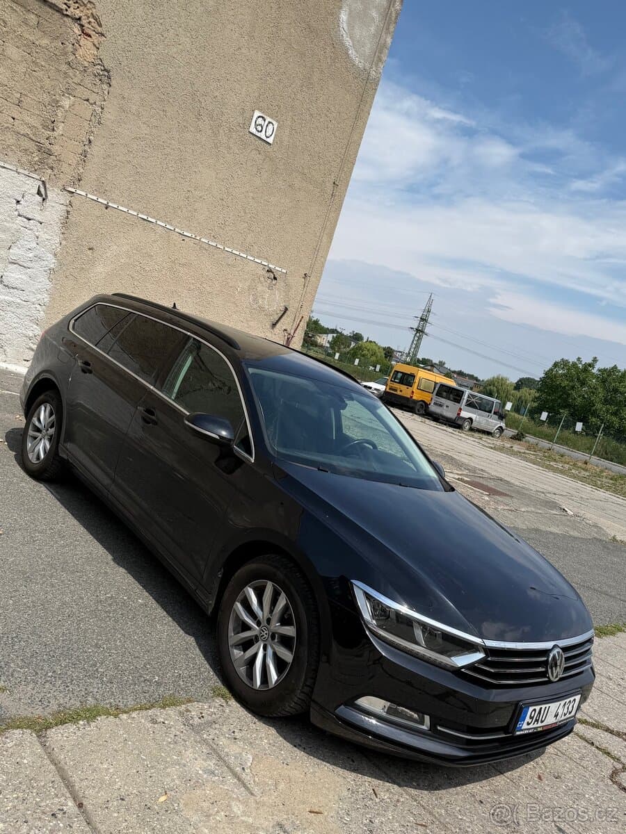 2018 Volkswagen PASSAT - 3