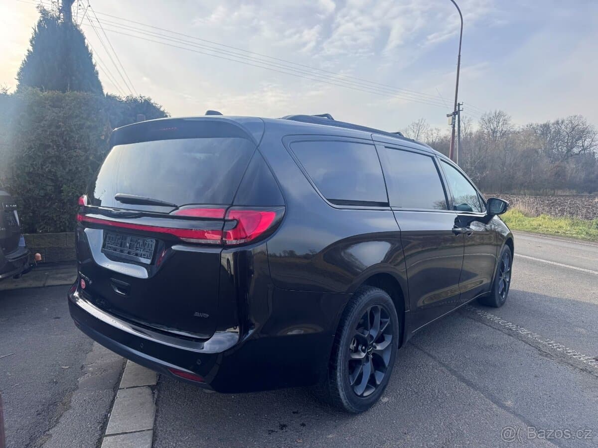 2021 Chrysler PACIFICA - 3