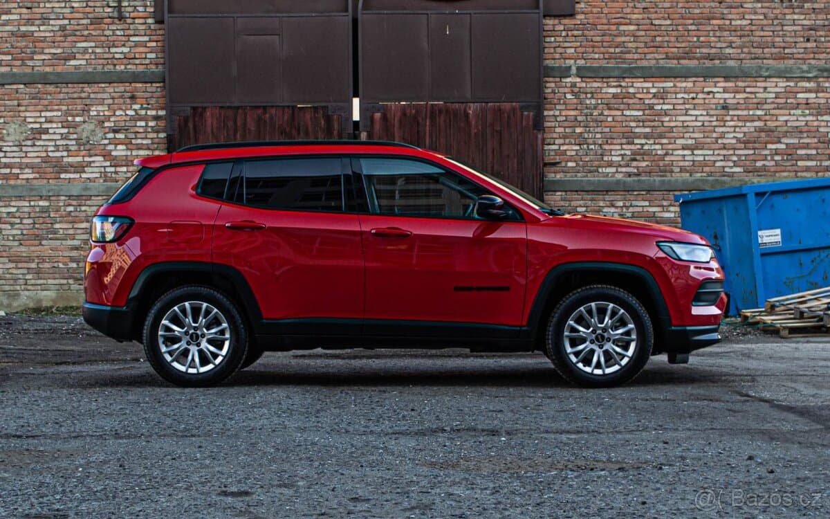 2023 Jeep COMPASS - 3