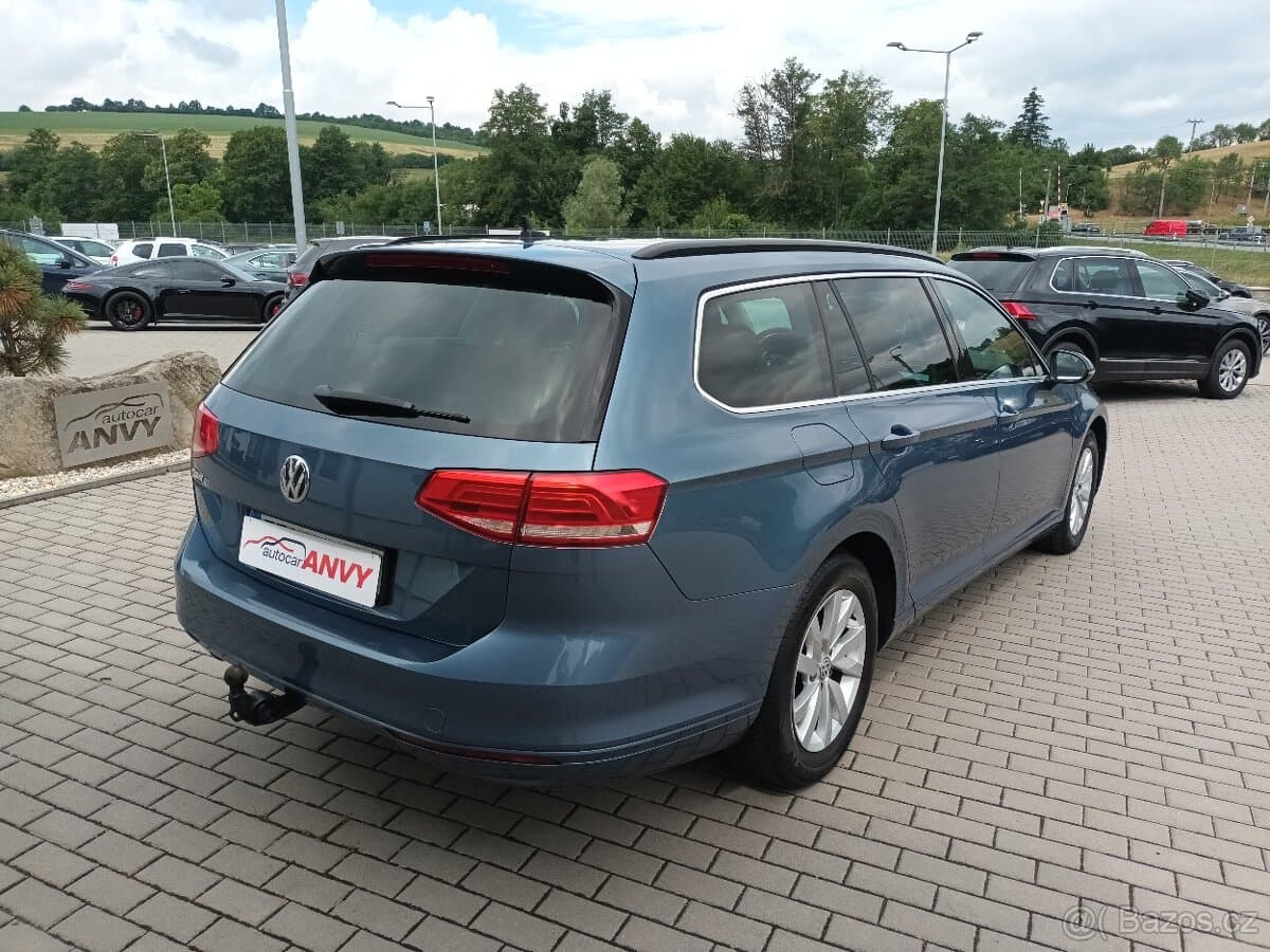 2018 Volkswagen PASSAT - 3