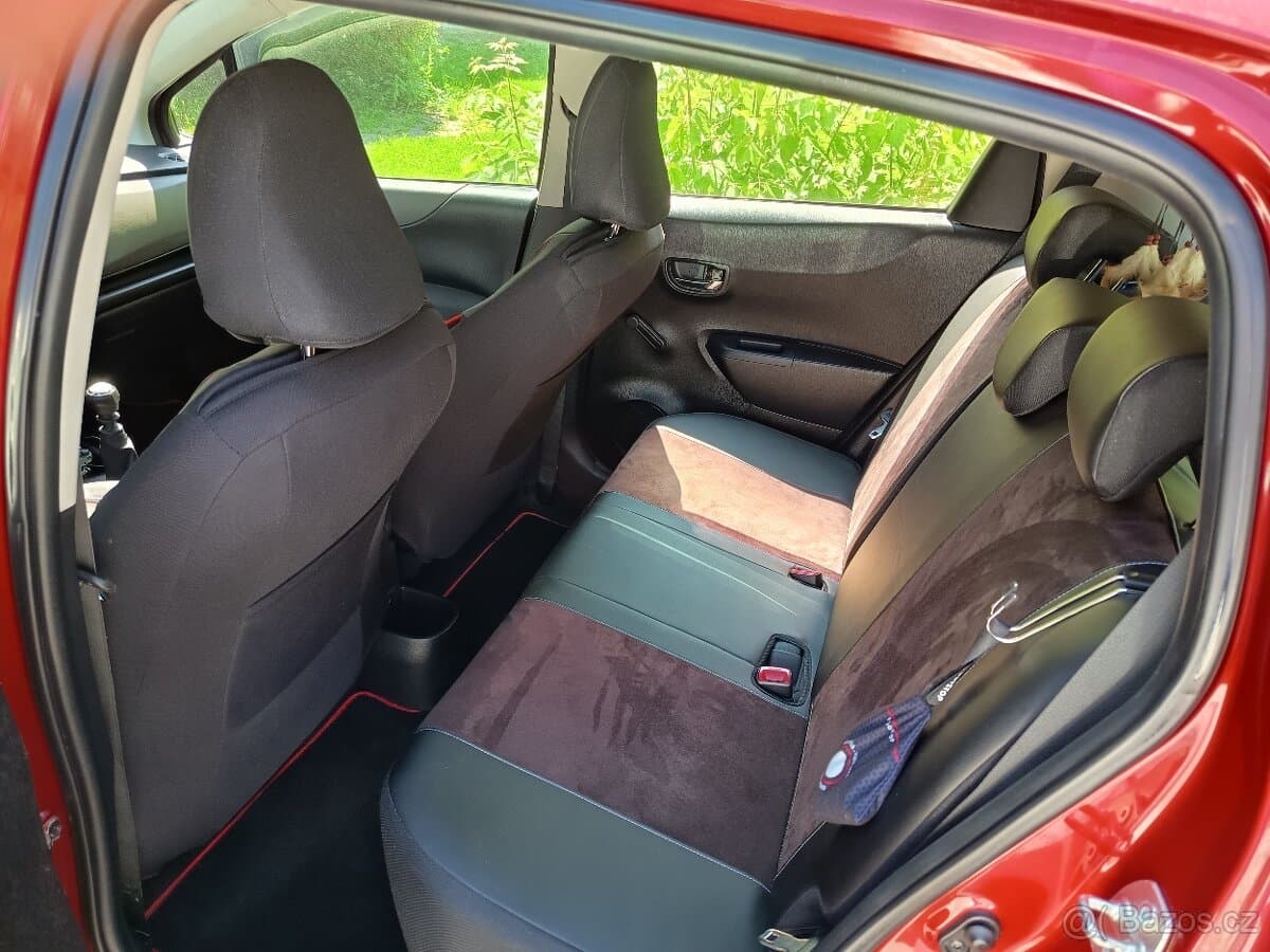 2013 Toyota YARIS - 3