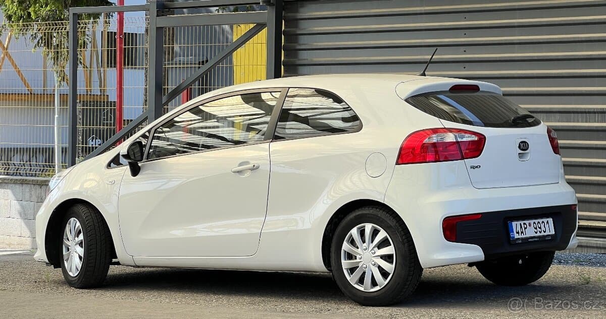 2015 Kia RIO - 3