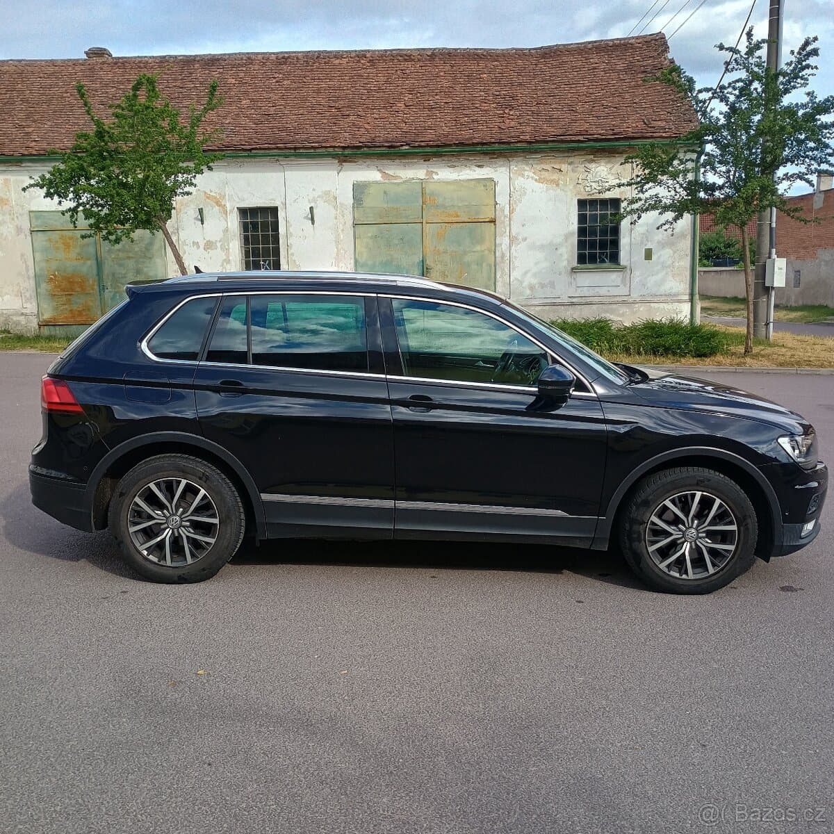 2017 Volkswagen TIGUAN - 3
