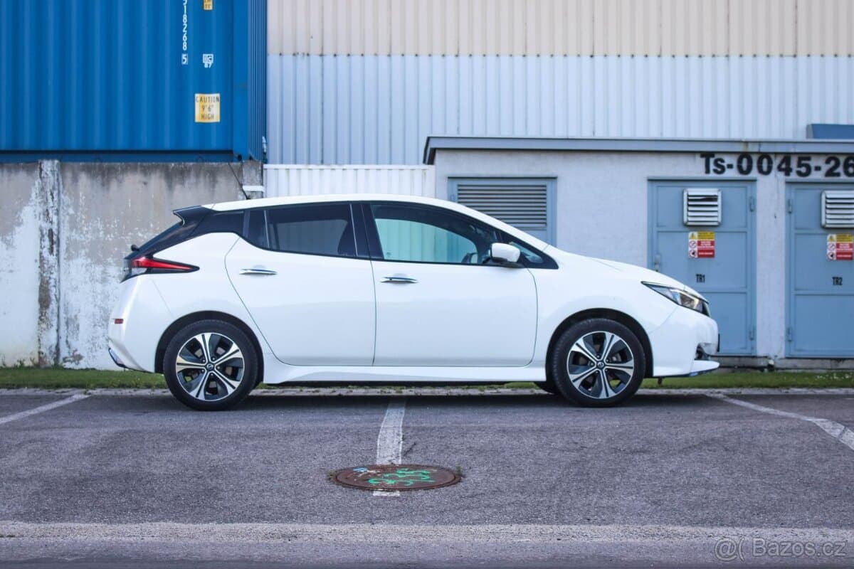 2020 Nissan LEAF - 3