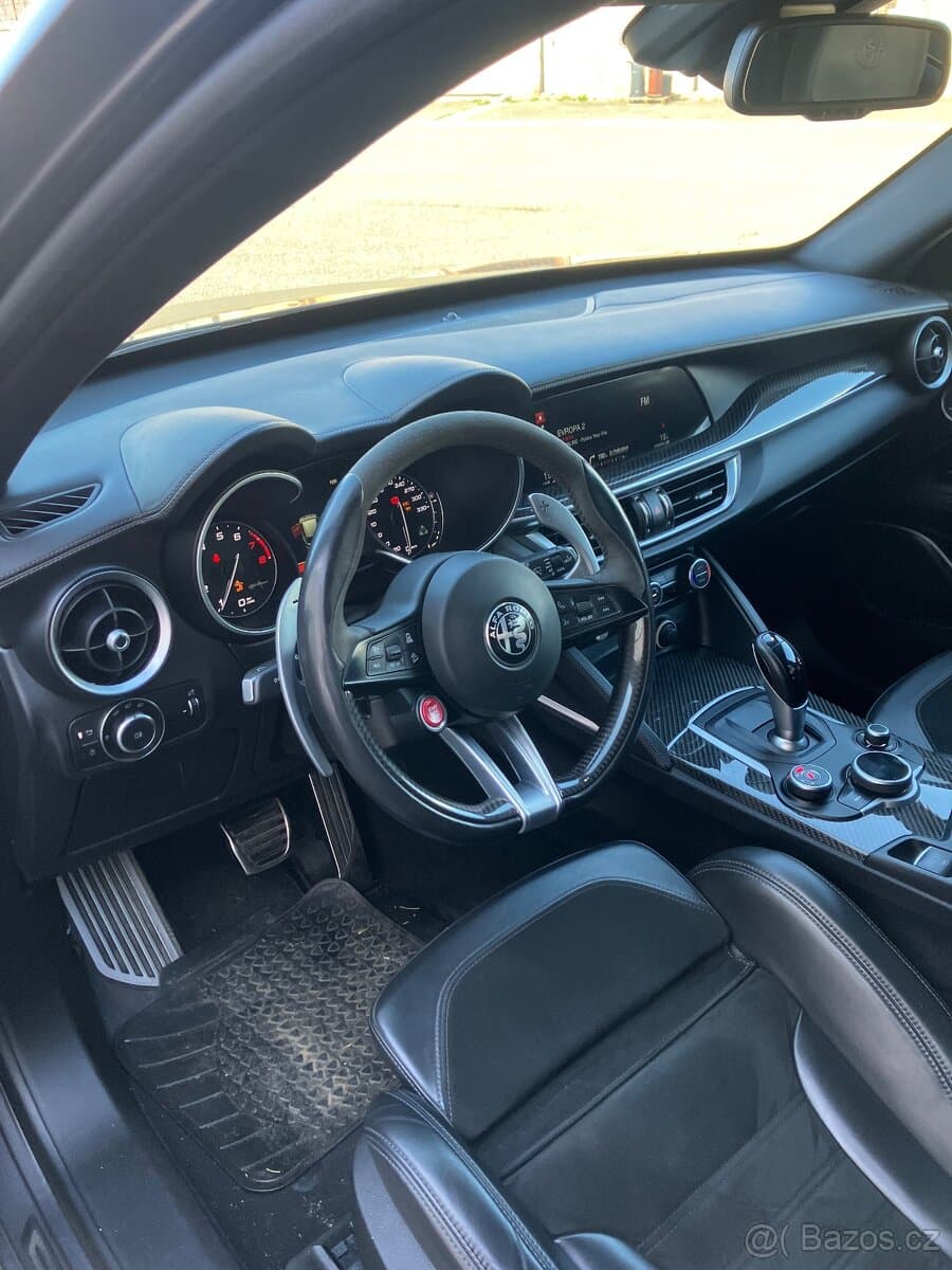 Alfa Romeo STELVIO - 3