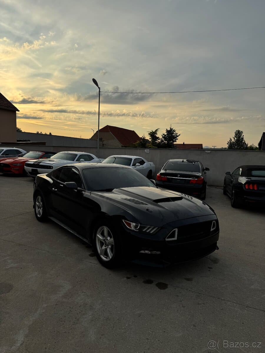 2017 Ford MUSTANG - 3