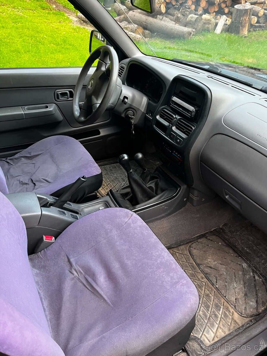 2002 Nissan NAVARA - 3