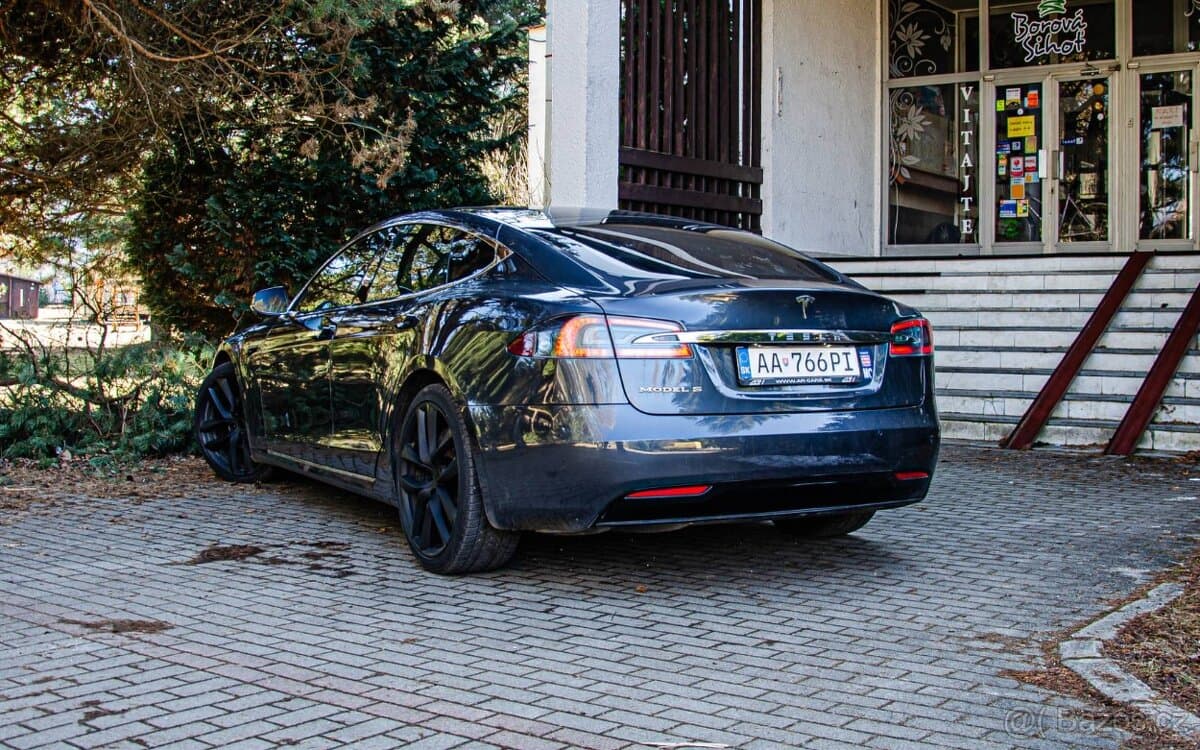 2017 Tesla MODEL S - 3