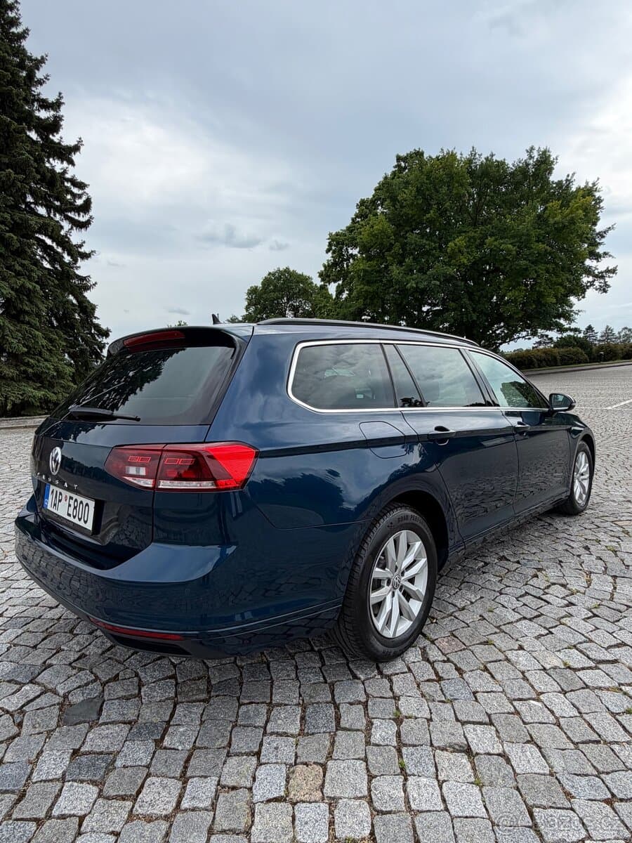 2019 Volkswagen PASSAT - 3