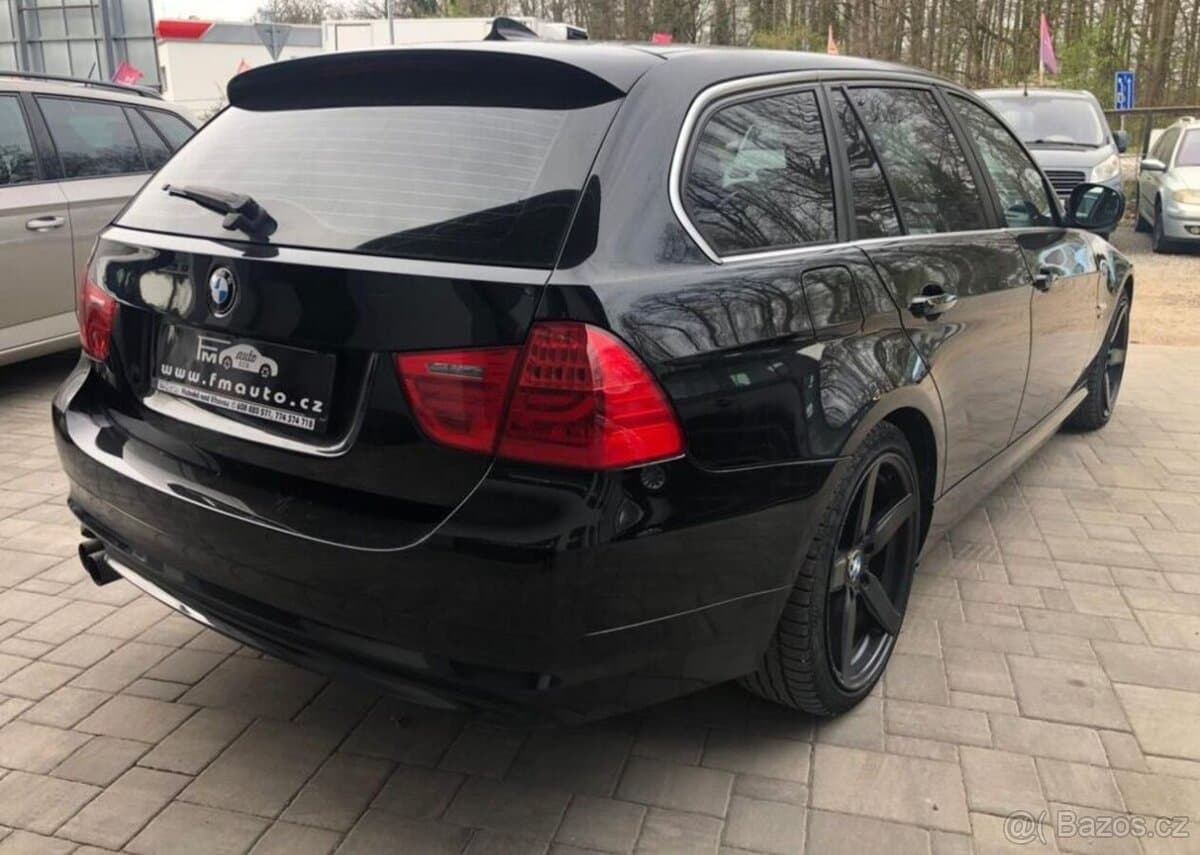 2010 BMW 3-SERIES - 3