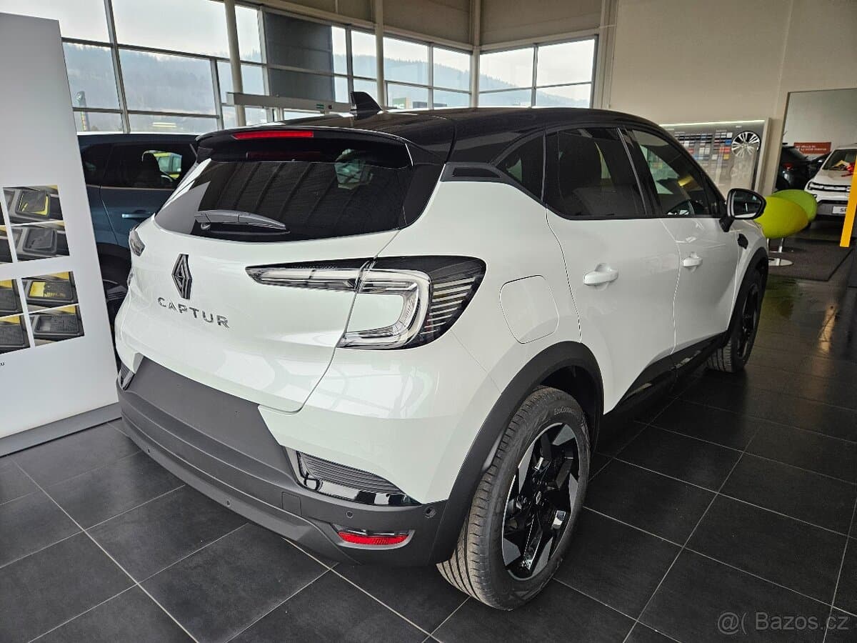 2025 Renault CAPTUR - 3