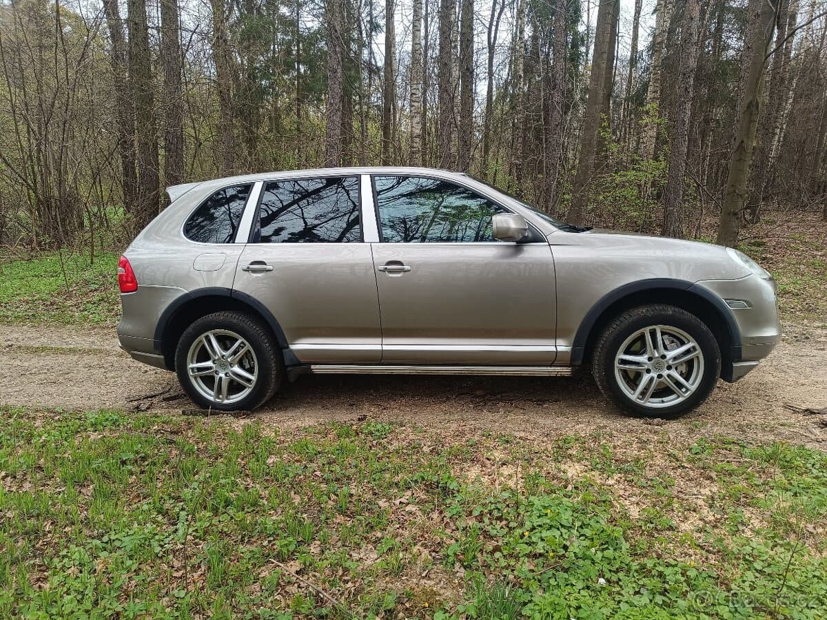2004 Porsche CAYENNE - 3