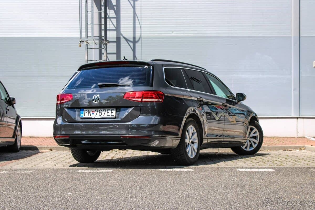 2018 Volkswagen PASSAT - 3