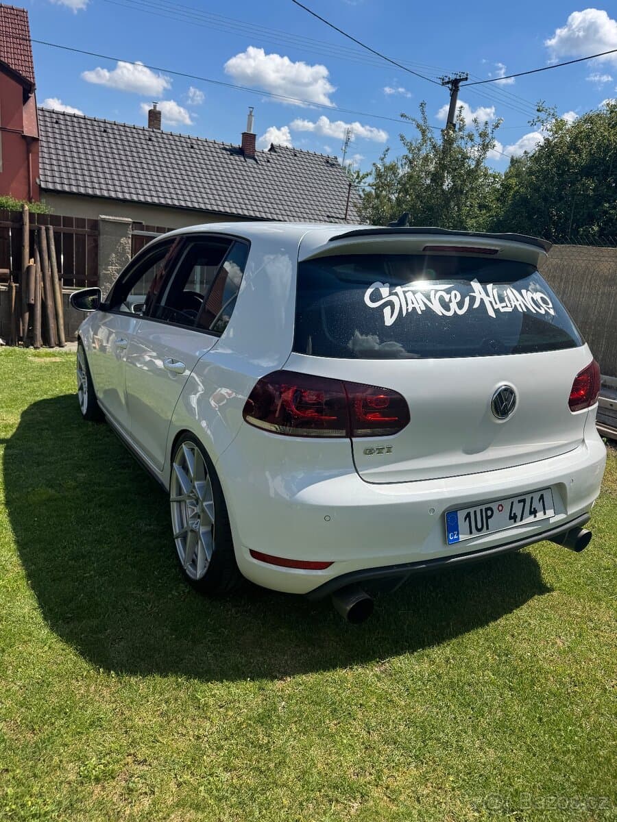 2011 Volkswagen GOLF - 3