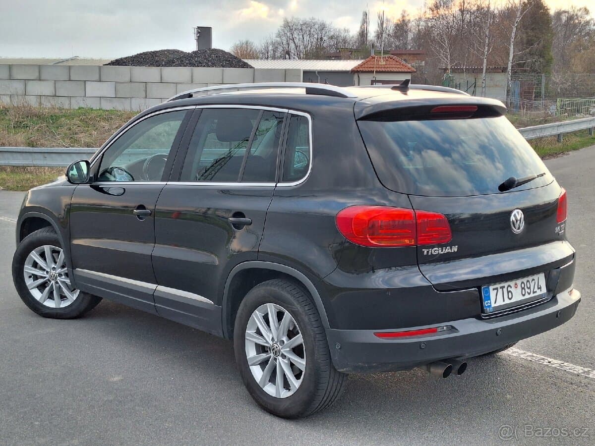 2011 Volkswagen TIGUAN - 3
