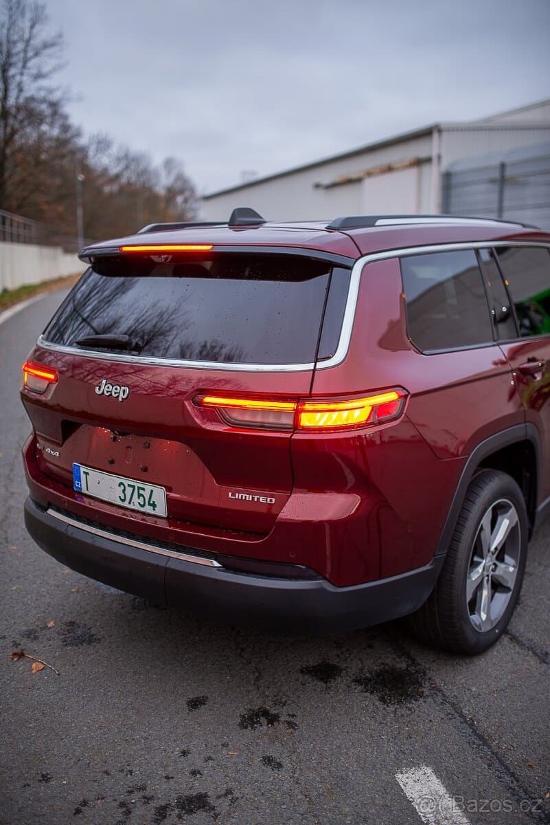 2021 Jeep CHEROKEE - 3