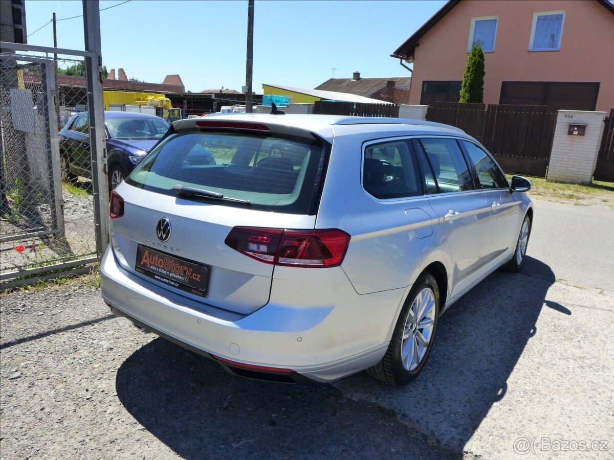 2021 Volkswagen PASSAT - 3