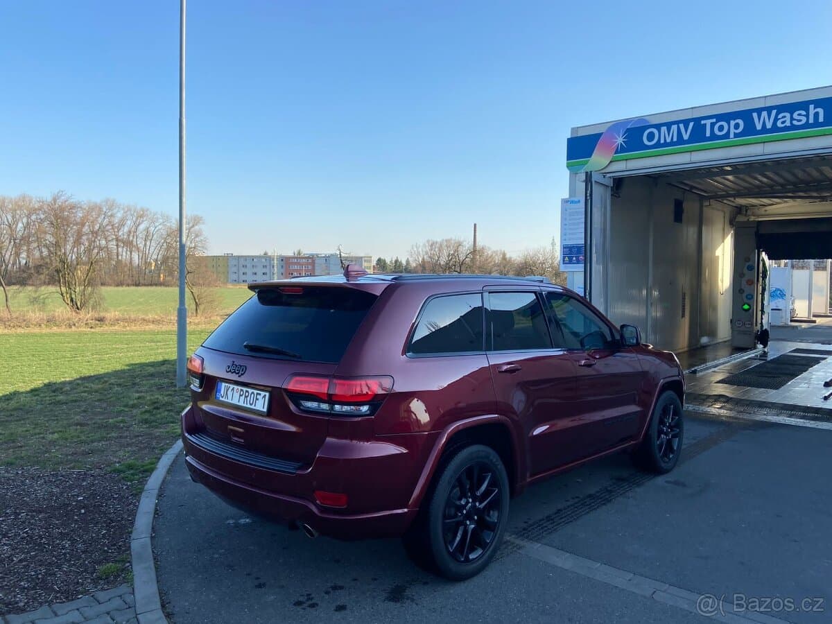 2018 Jeep CHEROKEE - 3