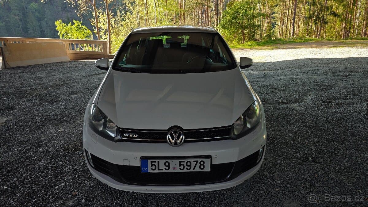 2011 Volkswagen GOLF - 3