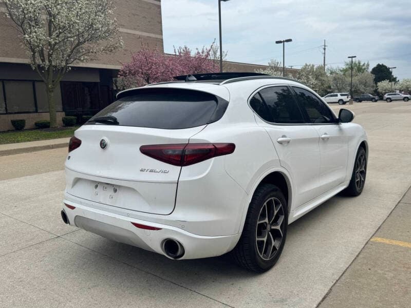 2021 Alfa Romeo STELVIO - 3
