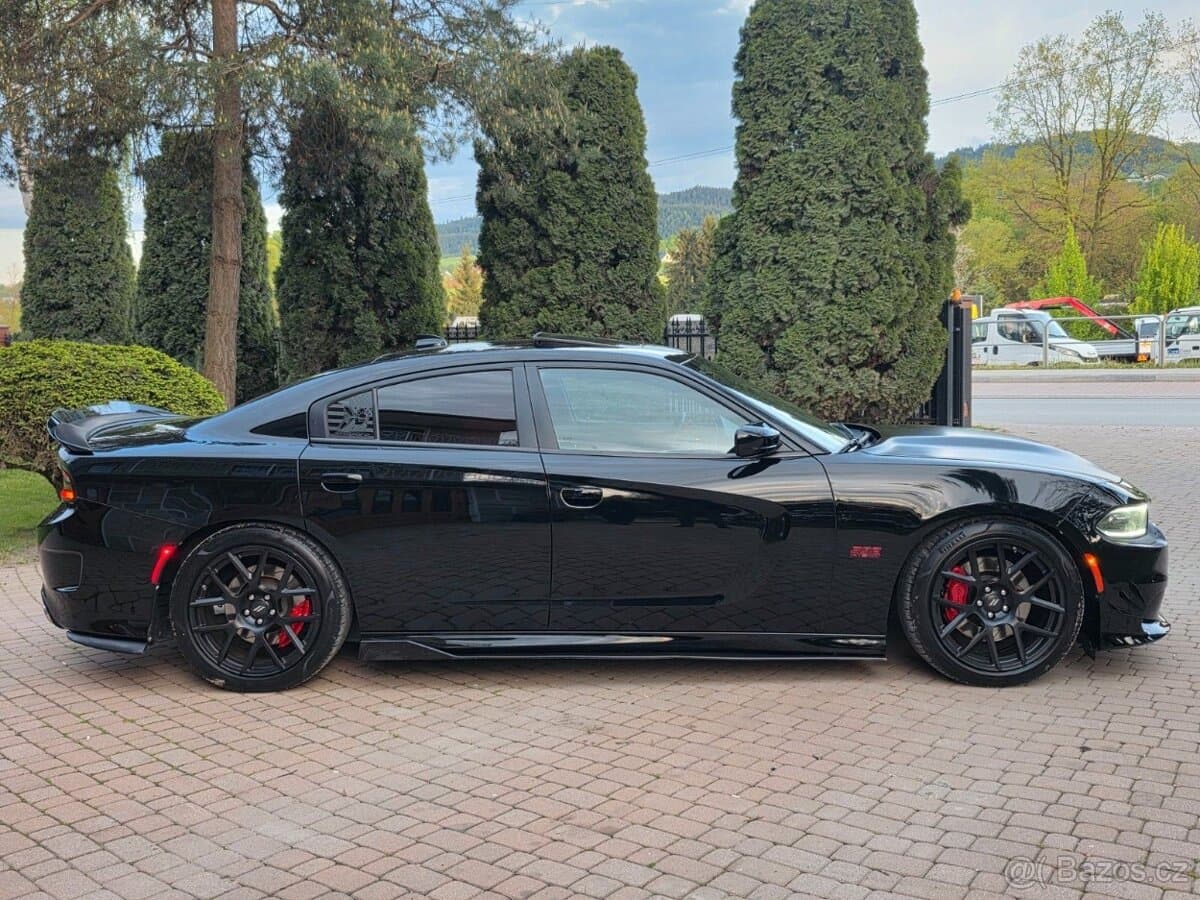 2017 Dodge CHARGER - 3