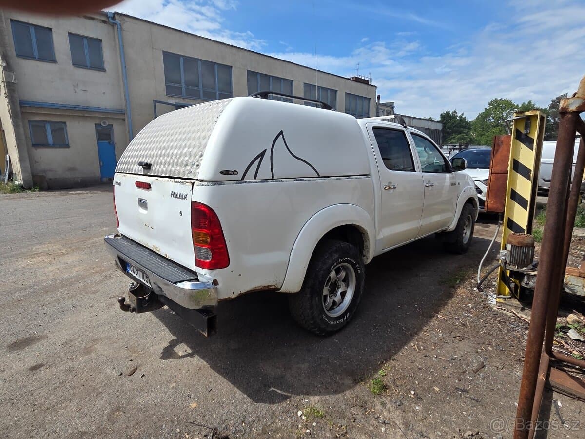 2011 Toyota HILUX - 3