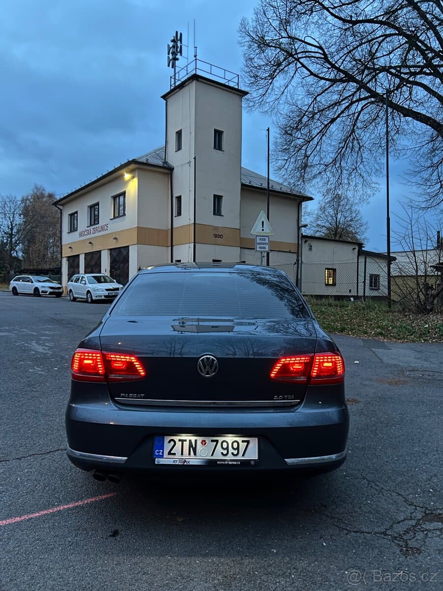 2012 Volkswagen PASSAT - 3
