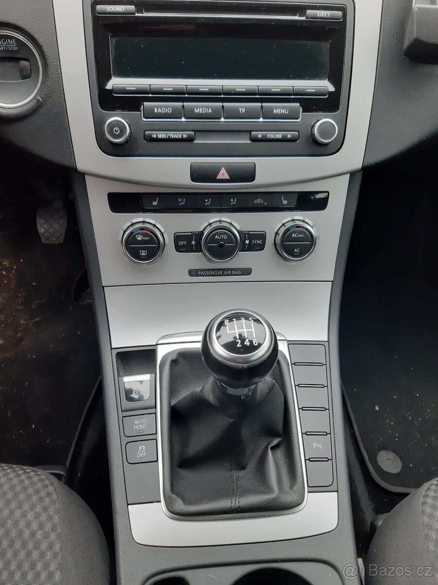 2012 Volkswagen PASSAT - 3