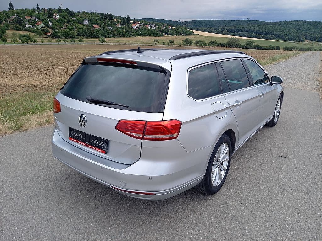 2019 Volkswagen PASSAT - 3