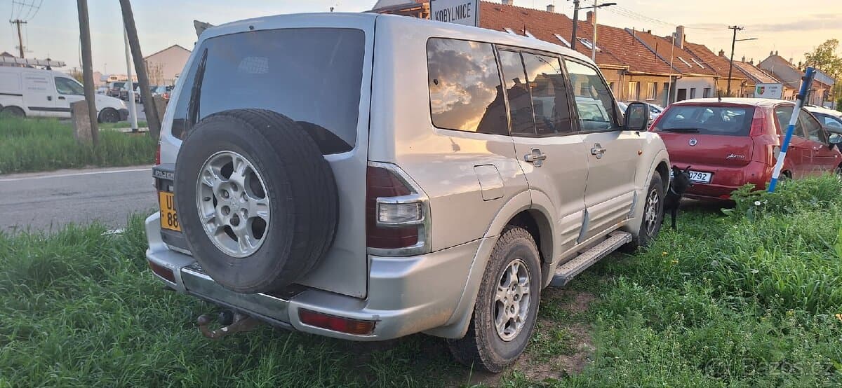 2001 Mitsubishi PAJERO - 3