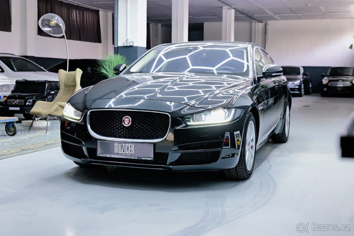 2016 Jaguar XE - 3