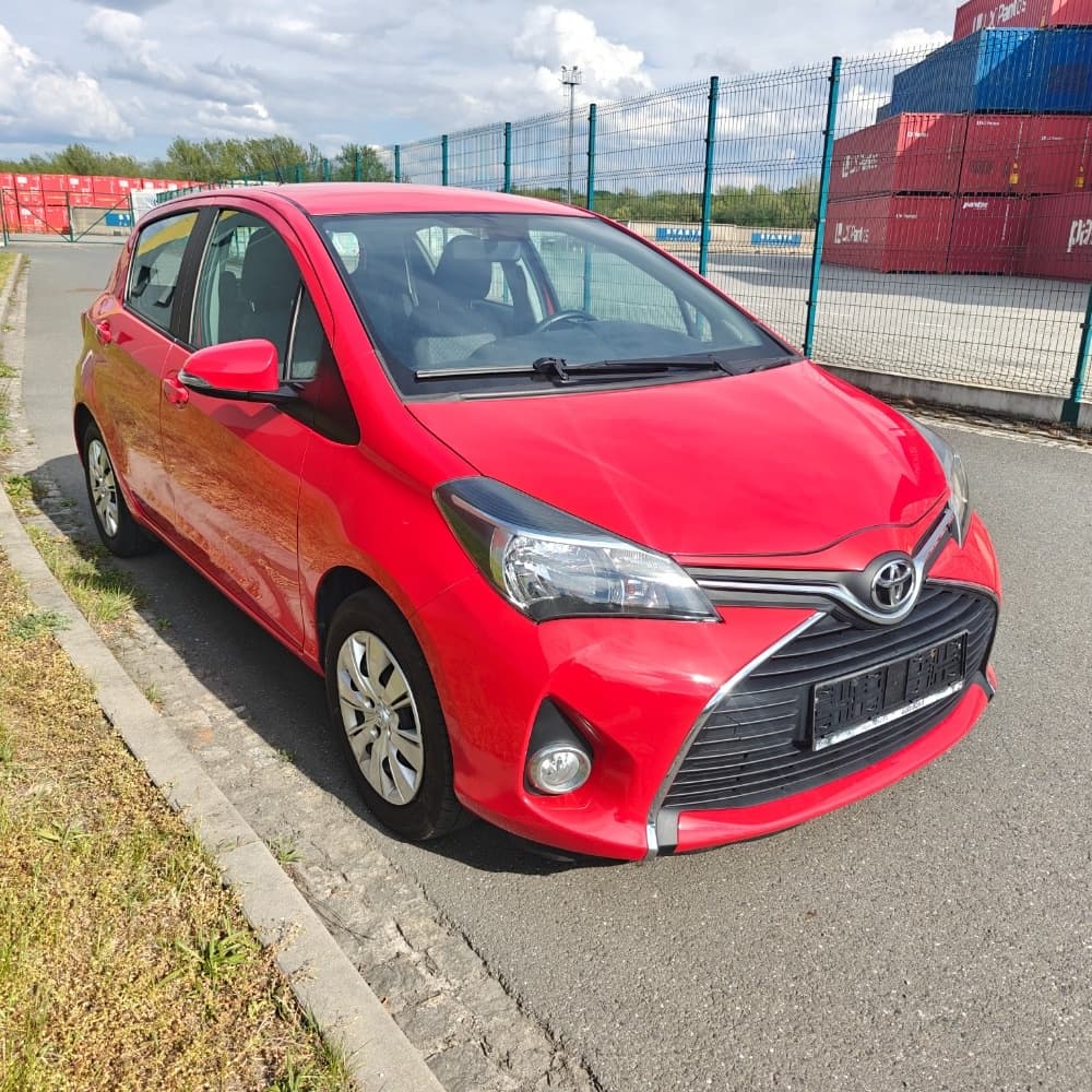 2015 Toyota YARIS - 3
